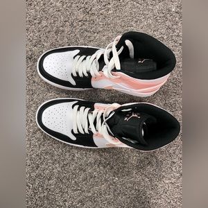 Air Jordan Mid Crimson Tint